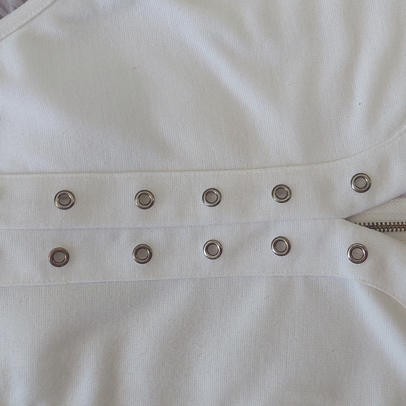 JENNIFER'S COLLECTION - Picture 2 of 5